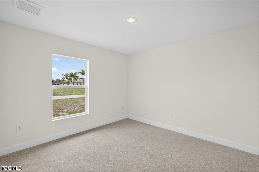 Spacious, unfurnished interior of a new home in Cape Coral, Cape Coral (Image 18).
