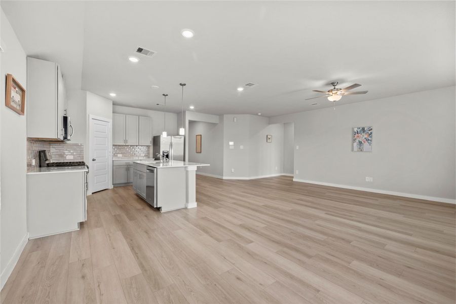 Spacious, unfurnished interior of a new home in Wall Street Village, Richmond (Image 17).