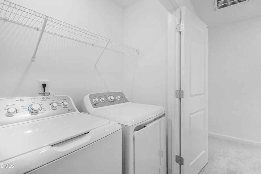 SUN_ElmGrove_Pic_Jackson_QMI_22_Laundry_