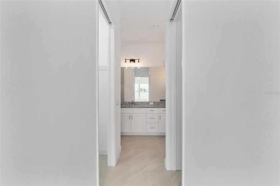 Spacious, unfurnished interior of a new home in , Ocala (Image 16).