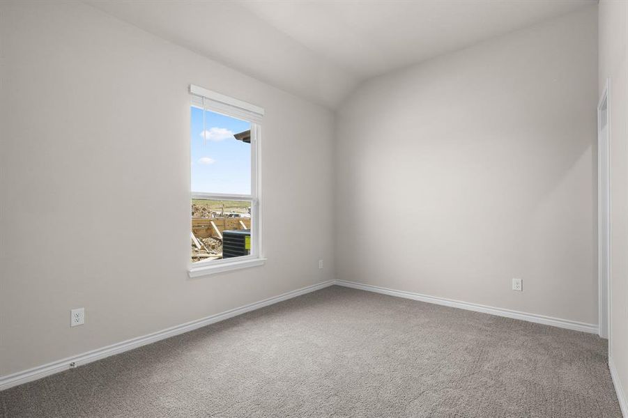Spacious, unfurnished interior of a new home in Rocky Creek Crossing, Fort Worth (Image 13).