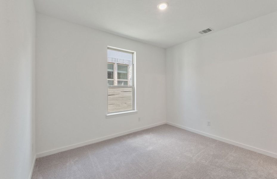 Spacious, unfurnished interior of a new home in Wolf Ranch, Georgetown (Image 45).