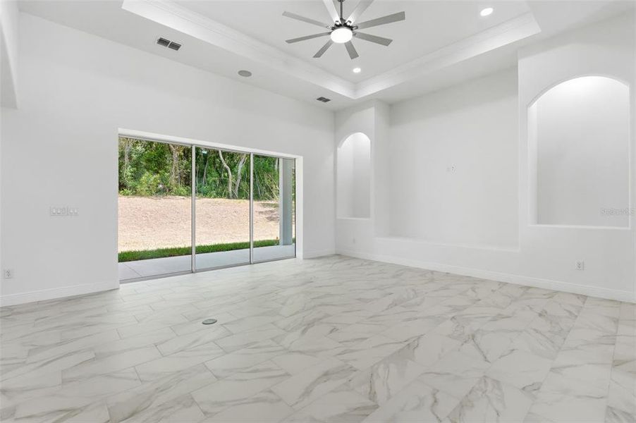 Spacious, unfurnished interior of a new home in , Hernando (Image 51).
