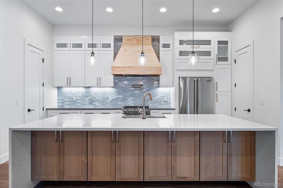 Furnished interior view inside a new home in , Lakewood (Image 7).