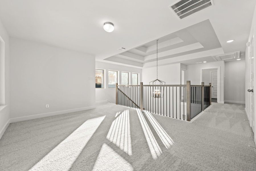 Representative image. Features, selections and colors may vary.