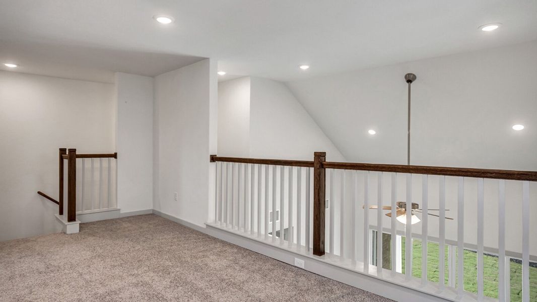 Spacious, unfurnished interior of a new home in Rosenbusch Ranch, Leander (Image 19).