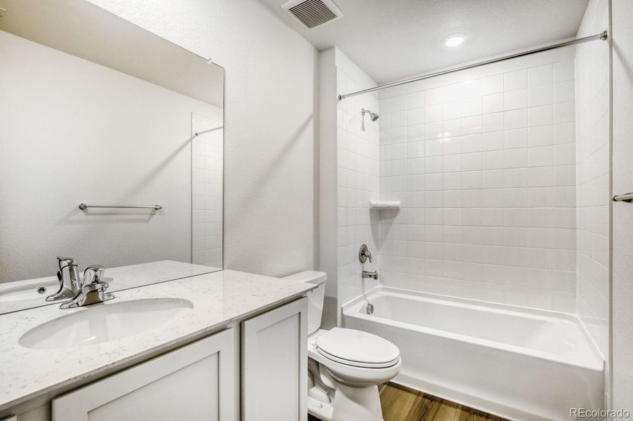 Furnished interior view inside a new home in Prairie Song, Windsor (Image 5).