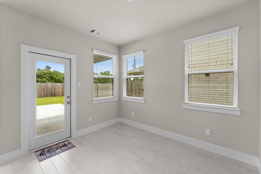 Image 18 of a home in .