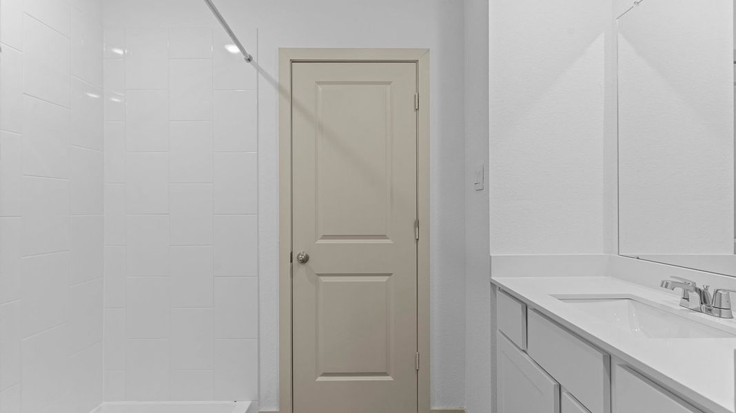 Representative furnished interior of a home built from the Davis by D.R. Horton in Watermark, Alvin (Image 12). Representative furnished interior of a home built from the Davis by D.R. Horton in Watermark, Alvin (Image 12).