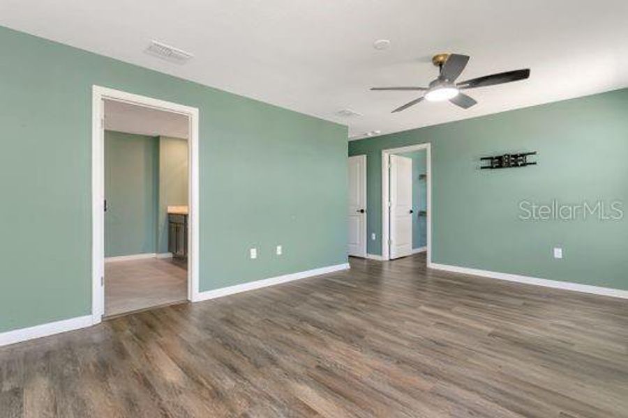 Spacious, unfurnished interior of a new home in Evergreen, Bradenton (Image 22). Spacious, unfurnished interior of a new home in Evergreen, Bradenton (Image 22).