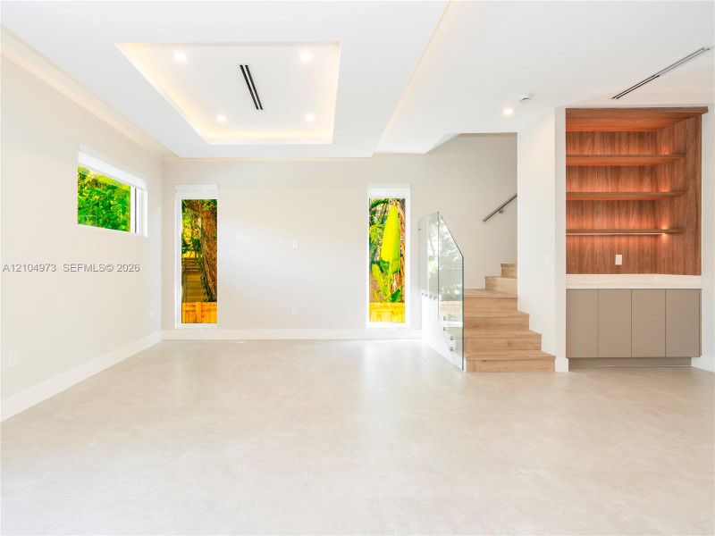 Spacious, unfurnished interior of a new home in , Fort Lauderdale (Image 22).