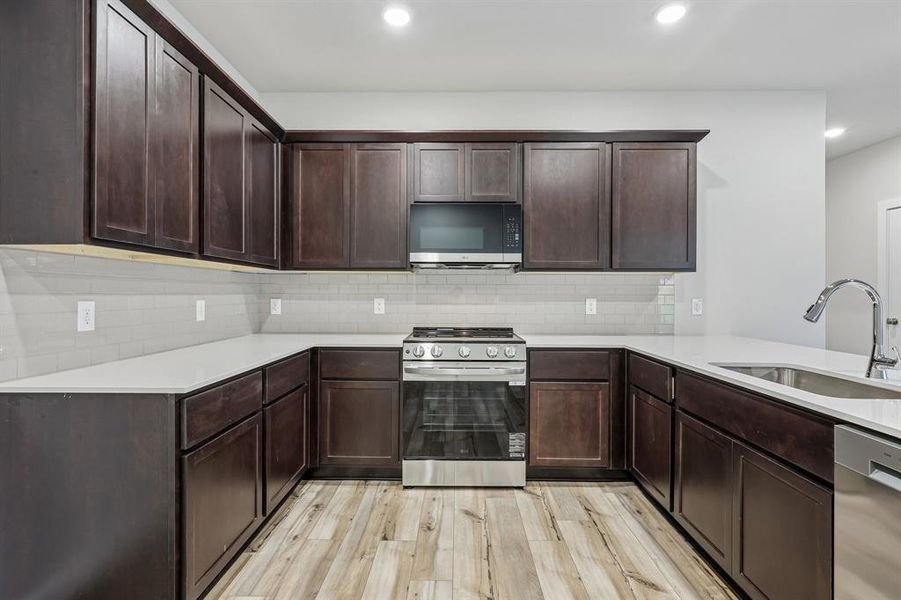 Furnished interior view inside a new home in Middlefield Village, Dallas (Image 11).