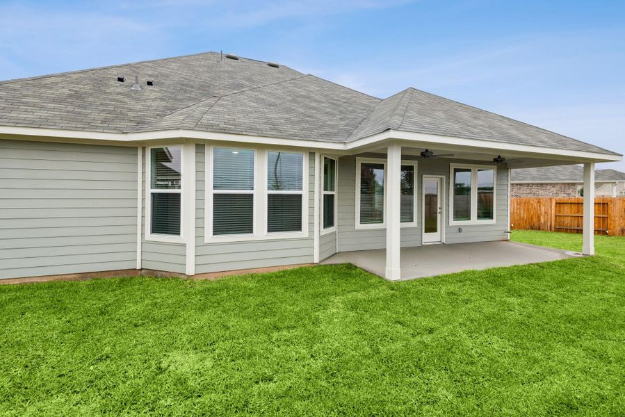 Exterior details and patio area of a home in Miller's Pond, Rosenberg (Image 14). Exterior details and patio area of a home in Miller's Pond, Rosenberg (Image 14).