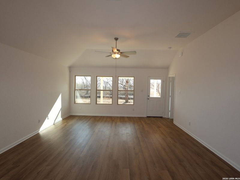 Spacious, unfurnished interior of a new home in Jordan's Ranch, San Antonio (Image 24). Spacious, unfurnished interior of a new home in Jordan's Ranch, San Antonio (Image 24).
