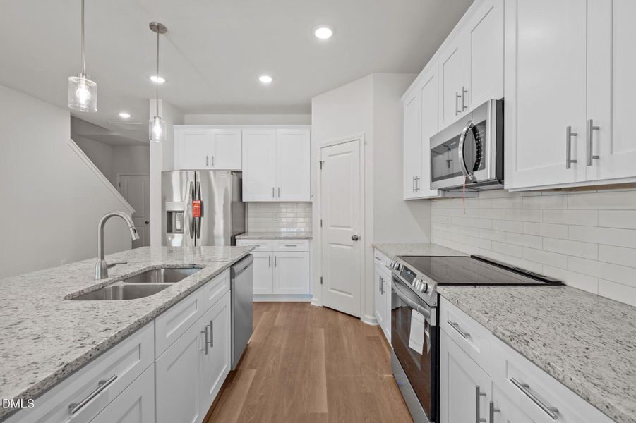 17-web-or-mls-P1112643 17-web-or-mls-P1112643