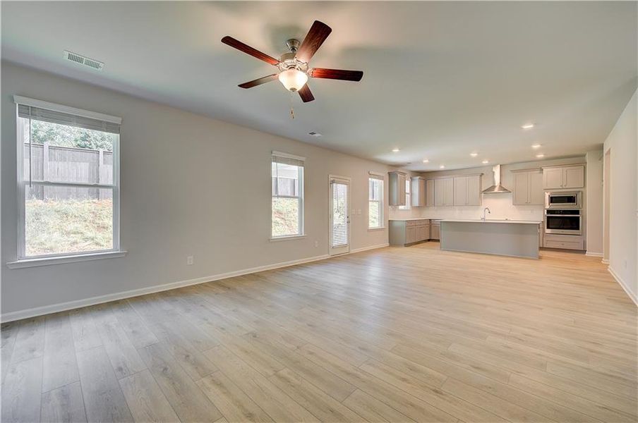 Spacious, unfurnished interior of a new home in Bowers Farm, McDonough (Image 27).