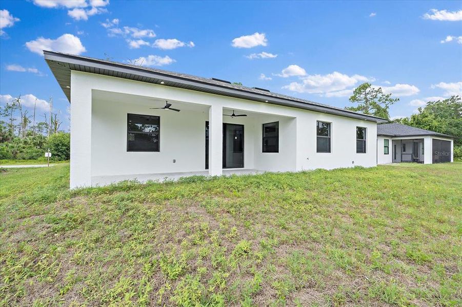 Exterior details and patio area of a home in , Port Charlotte (Image 4).