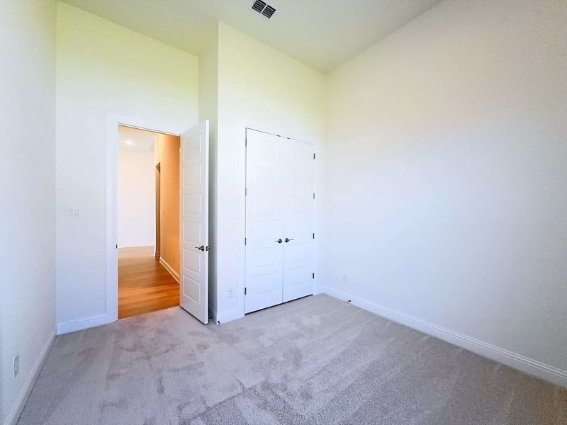 Spacious, unfurnished interior of a new home in Polo Ridge, Mesquite (Image 24).