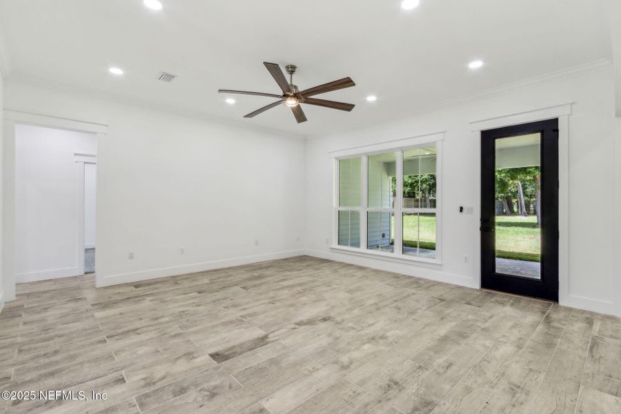 Spacious, unfurnished interior of a new home in , Fernandina Beach (Image 40).