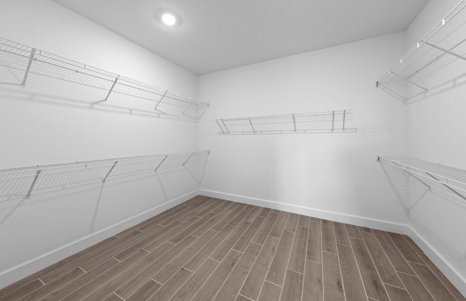 Spacious, unfurnished interior of a new home in Del Webb Naples, Immokalee (Image 10).