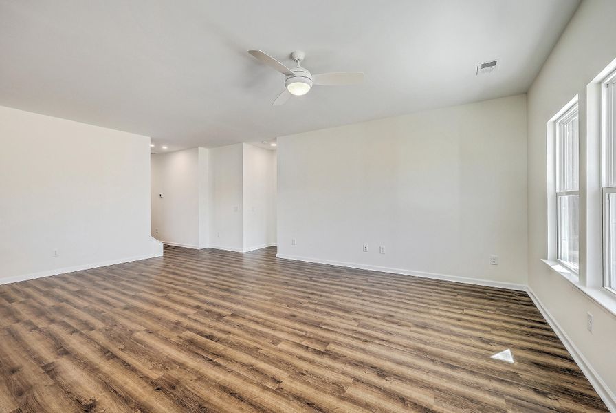 Spacious, unfurnished interior of a new home in , Holly Hill (Image 31).