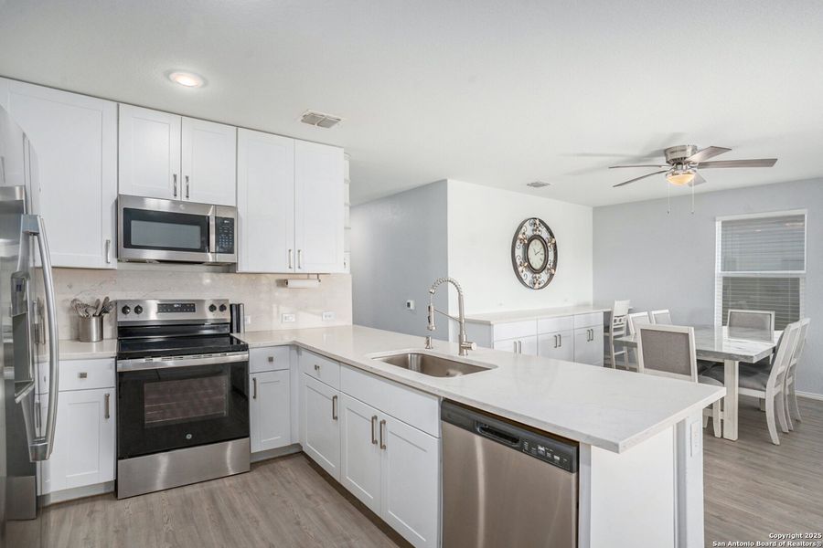 Furnished interior view inside a new home in Mission del Lago: Watermill Collection, San Antonio (Image 18). Furnished interior view inside a new home in Mission del Lago: Watermill Collection, San Antonio (Image 18).