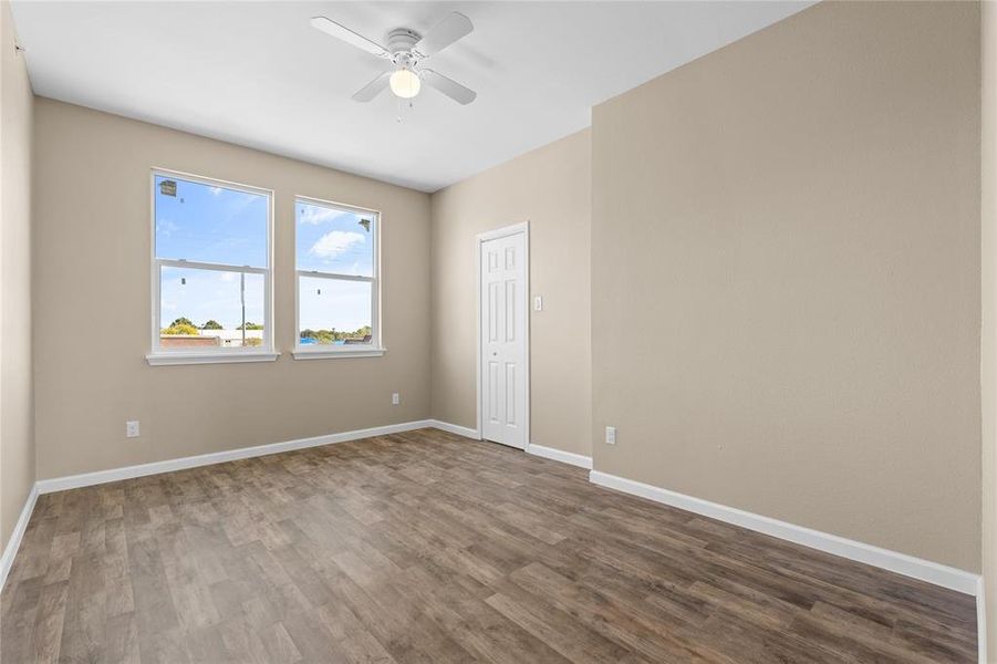 Spacious, unfurnished interior of a new home in , Irving (Image 24).