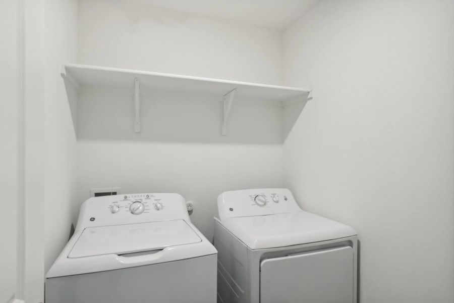 Representative interior finishes for a home built from the Orbit by Starlight Homes in Coyote Meadows, Anna (Image 15).