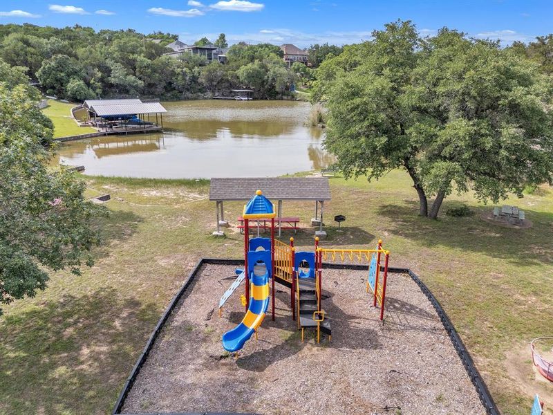 Community amenities in , Granbury (Image 28).