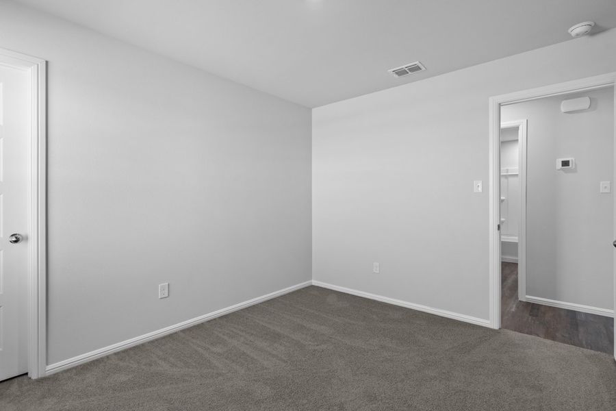 Representative unfurnished interior of a home built from the BELLVUE by D.R. Horton in Faculty Row, Abilene (Image 48).