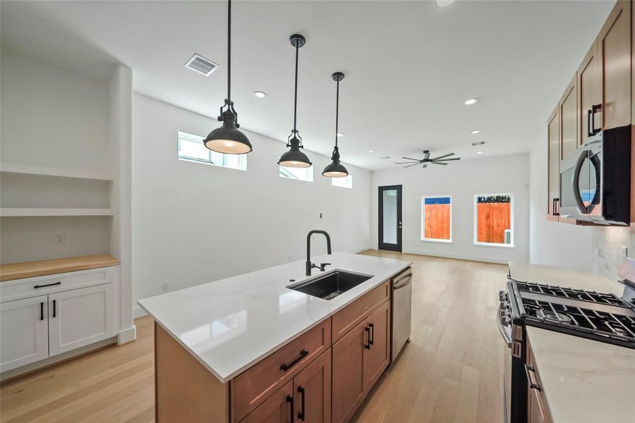 Elegant matte black accents enhance the modern design. Elegant matte black accents enhance the modern design.