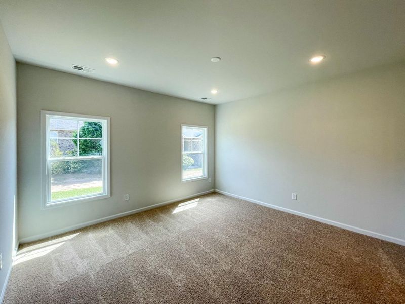 Spacious, unfurnished interior of a new home in Portrait Hills, Aiken (Image 11).