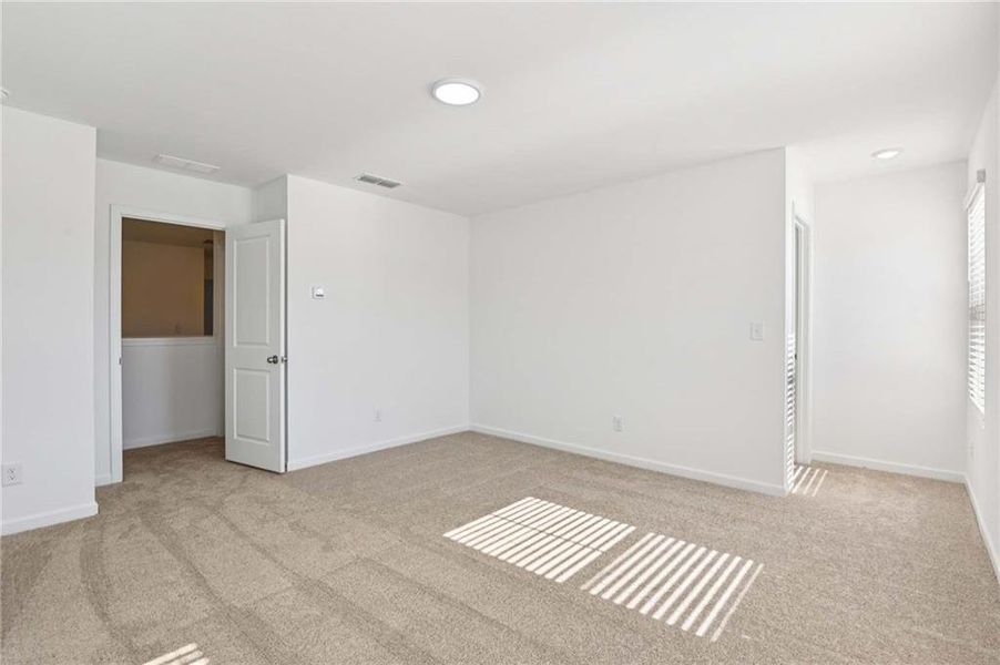 Spacious, unfurnished interior of a new home in Leydenview, Mableton (Image 54).