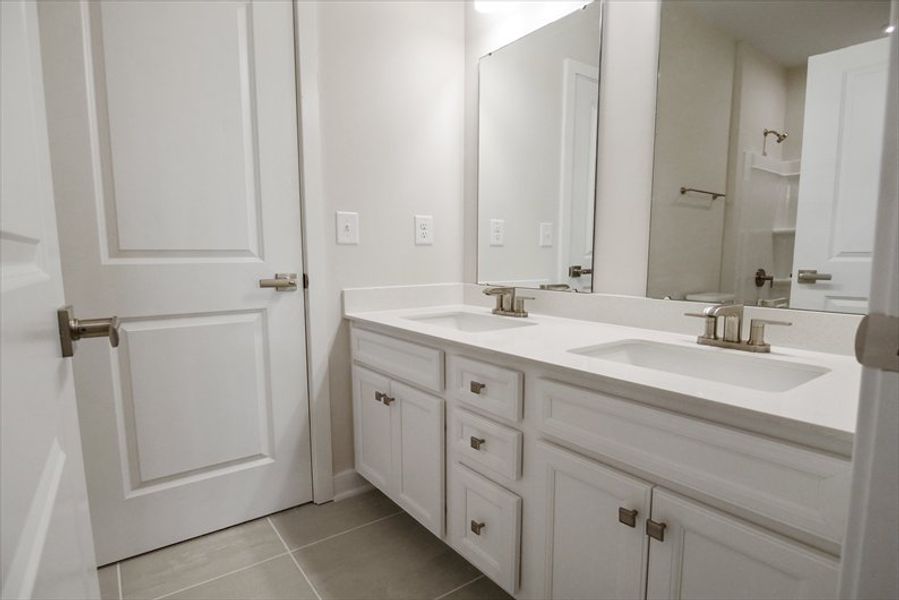 Furnished interior view inside a new home in Linden Park, Moore (Image 6).