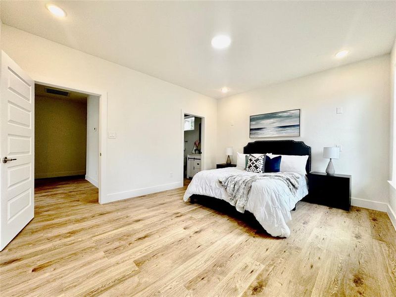 Furnished interior view inside a new home in , Dallas (Image 16). Furnished interior view inside a new home in , Dallas (Image 16).