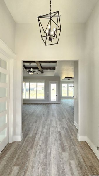 Spacious, unfurnished interior of a new home in , La Vernia (Image 33).