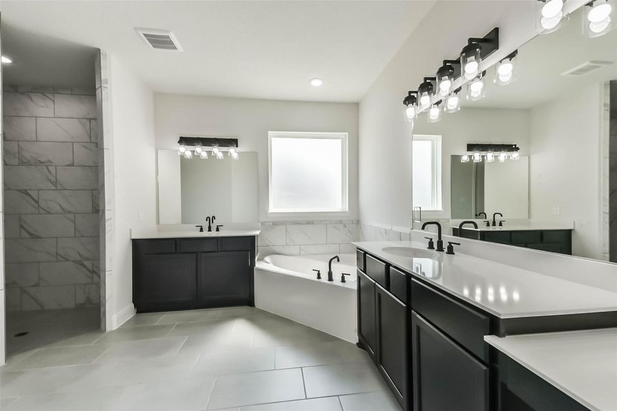 Furnished interior view inside a new home in , Baytown (Image 11).