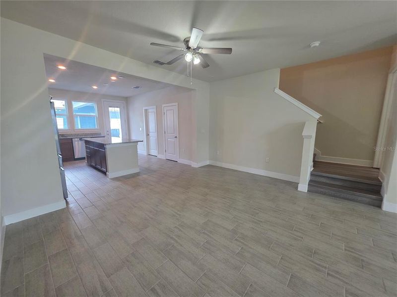 Spacious, unfurnished interior of a new home in , Orlando (Image 30).