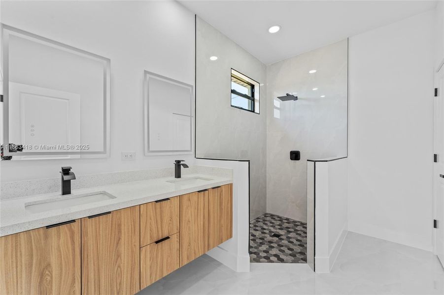 Furnished interior view inside a new home in , Lehigh Acres (Image 8).