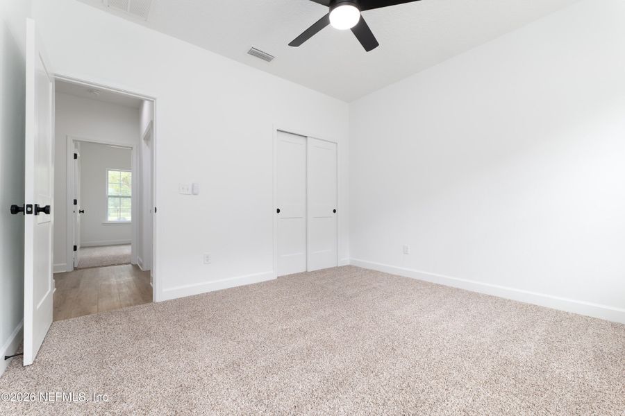 Spacious, unfurnished interior of a new home in , Middleburg (Image 11).