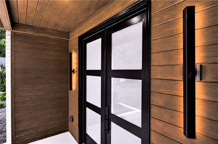 Exterior details and patio area of a home in , Dunwoody (Image 31).