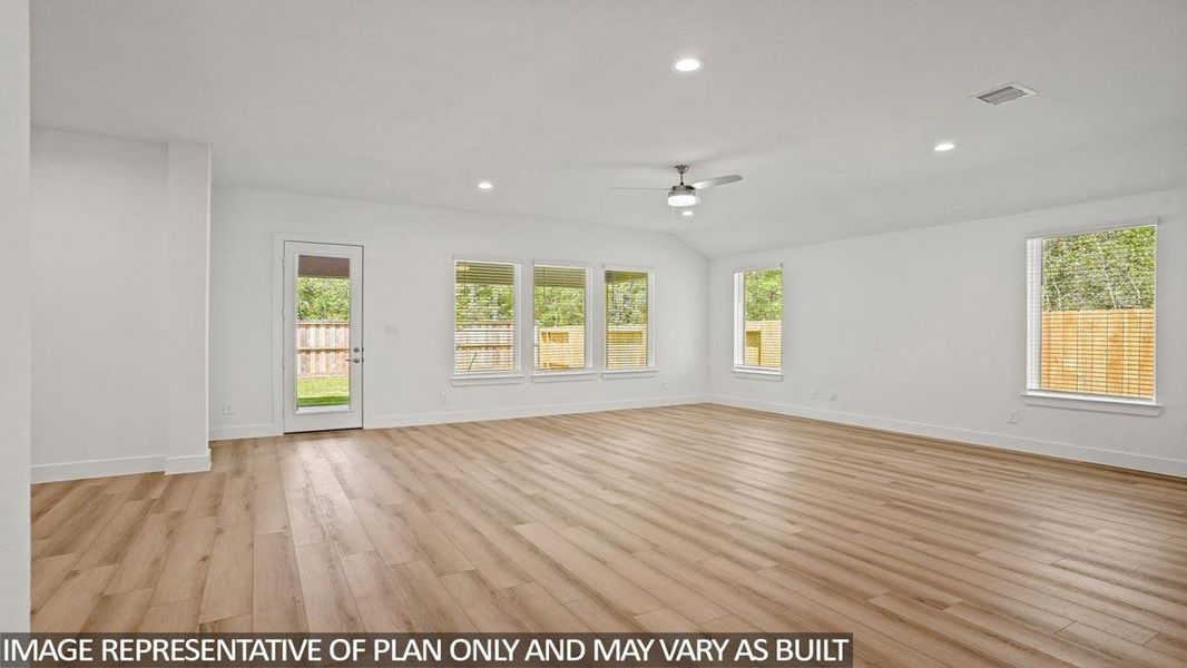 Spacious, unfurnished interior of a new home in Silverthorne, Conroe (Image 14).