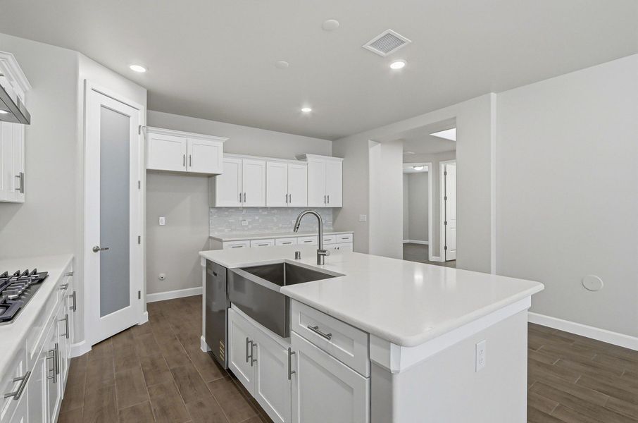 Furnished interior view inside a new home in Paseo Del Este, El Paso (Image 8).