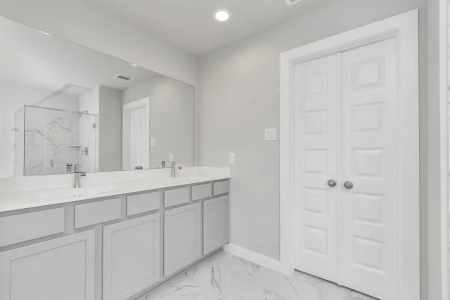 Elevate your days at this tunning primary bathroom. Sample photo of completed home with similar floor plan. Actual colors and selections may vary. Elevate your days at this tunning primary bathroom. Sample photo of completed home with similar floor plan. Actual colors and selections may vary.