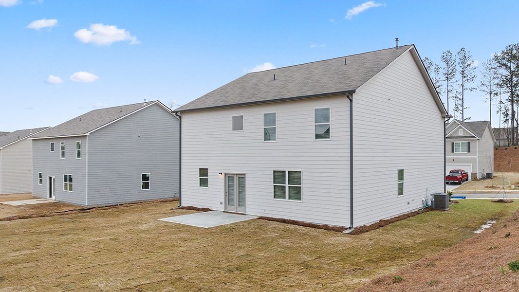 Representative exterior details of a home built from the Hanover by D.R. Horton in Thompson Ridge, Dallas (Image 20).