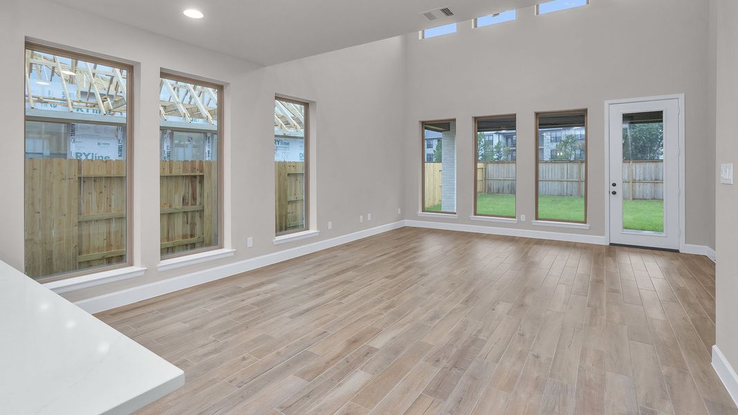 Spacious, unfurnished interior of a new home in Grand Central Park, Conroe (Image 14).