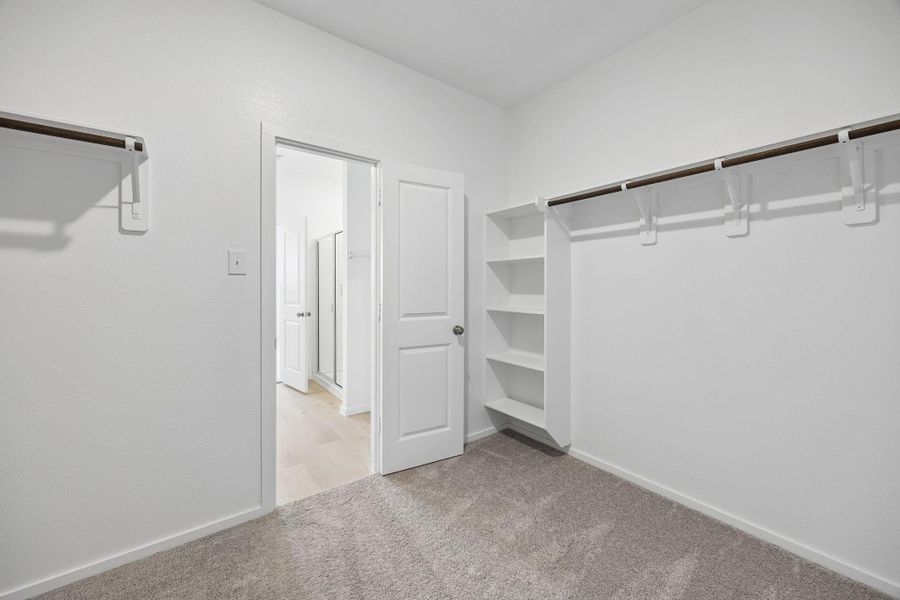 Spacious, unfurnished interior of a new home in Stokesbury, Waller (Image 32).