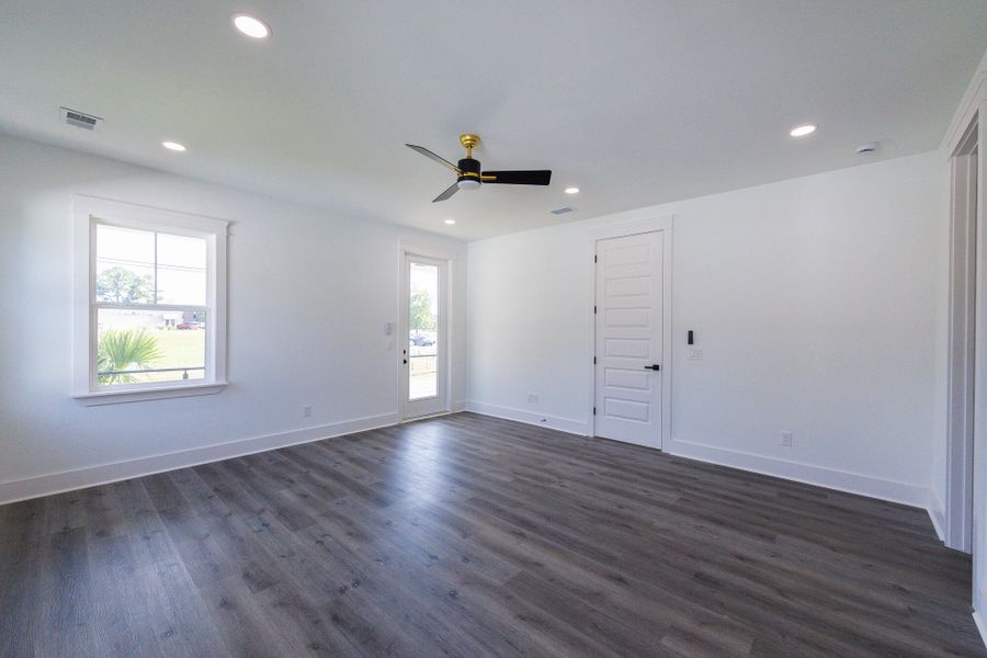 Spacious, unfurnished interior of a new home in , North Charleston (Image 61).