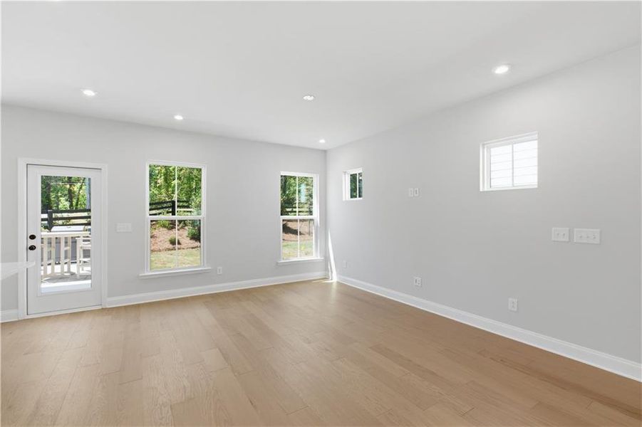 Spacious, unfurnished interior of a new home in Adler Springs, Powder Springs (Image 8).