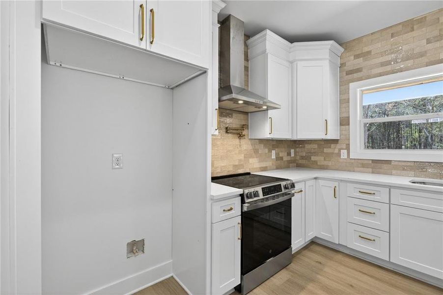 Furnished interior view inside a new home in , Rockmart (Image 10).